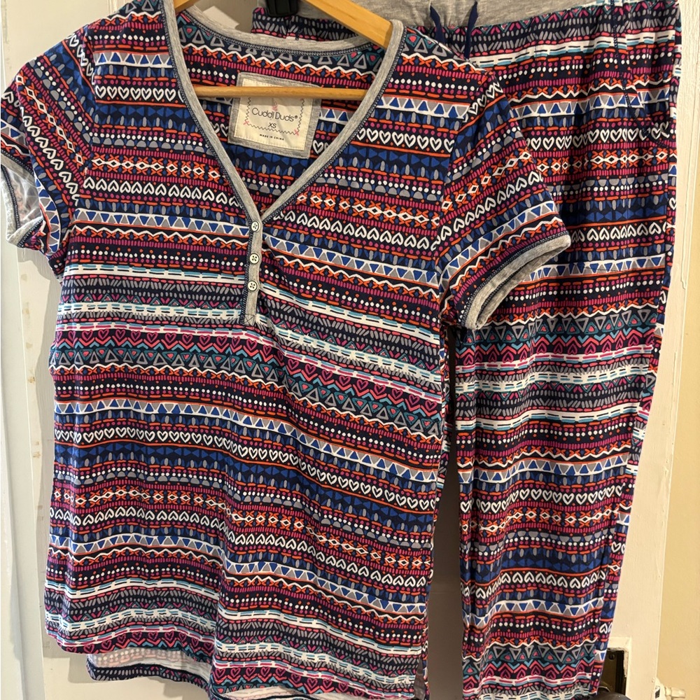 Cuddl Duds Multicolor Patterned Pajama Set